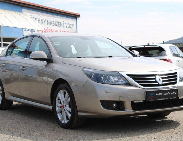 Renault Latitude Sedan / Limuzína 2,0 l 127 kw