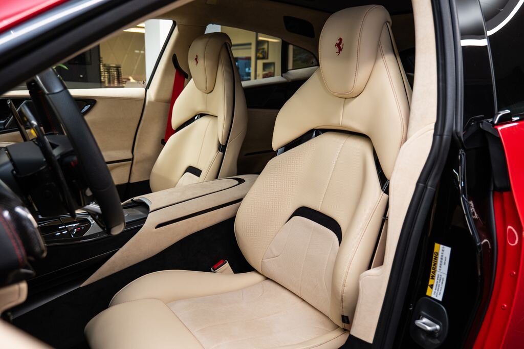 Ferrari Ostatní Hatchback 6,5 l 529 kw