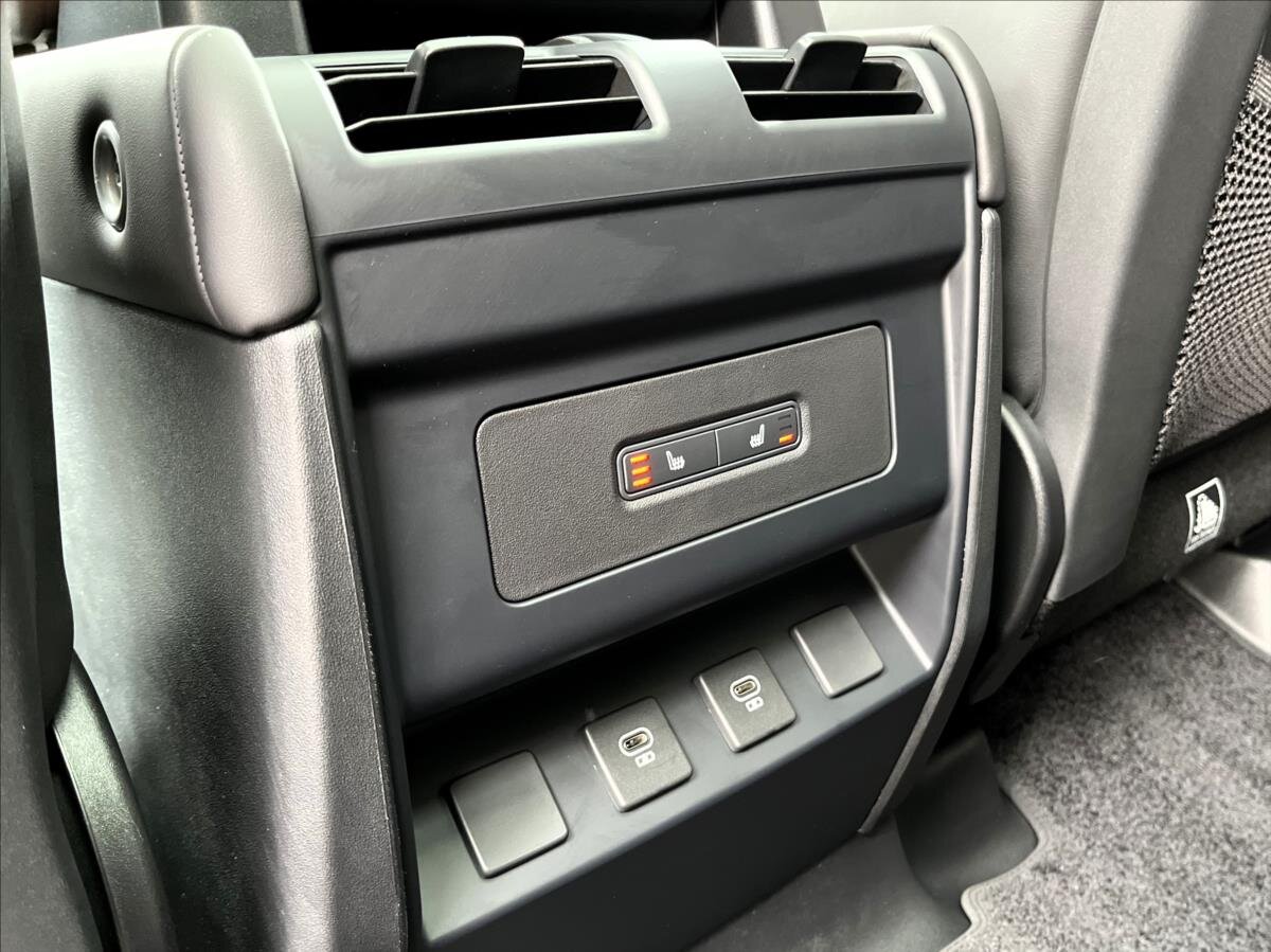 Land Rover Defender SUV / Terénní 3,0 l 147 kw