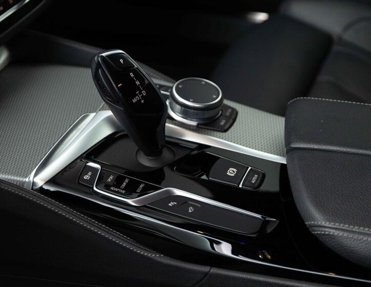 BMW Řada 5 Kombi 3,0 l 195 kw