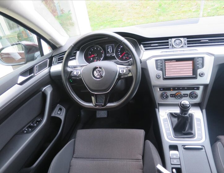 Volkswagen Passat Kombi 1,4 l 92 kw