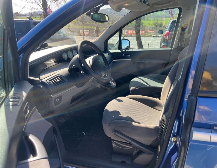 Peugeot 807 MPV 2,0 l 100 kw