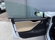 Tesla Model S 21