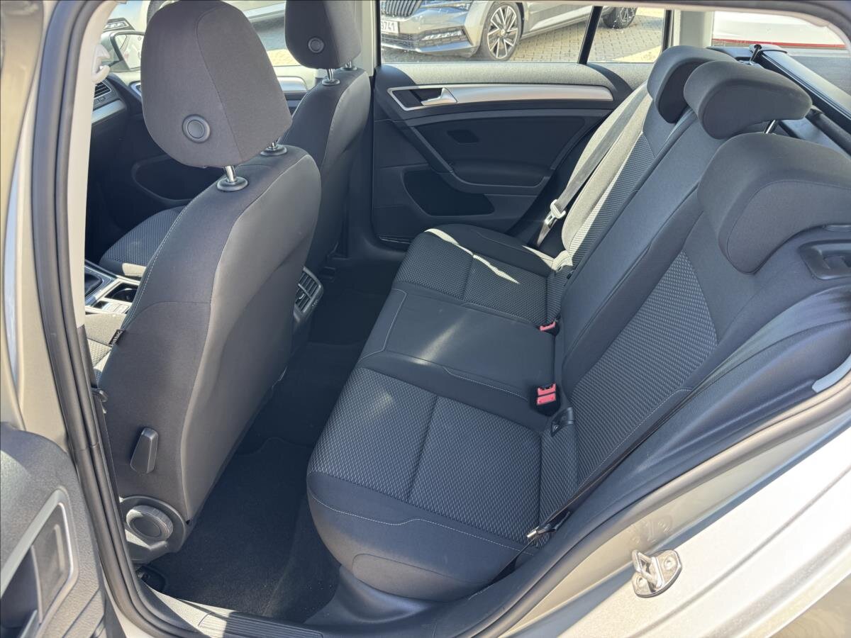 Volkswagen Golf Kombi 1,6 l 85 kw