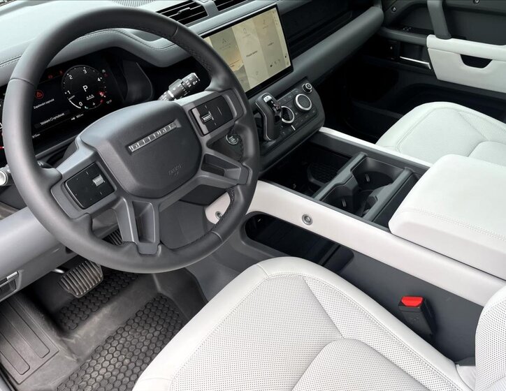 Land Rover Defender SUV 3,0 l 183 kw