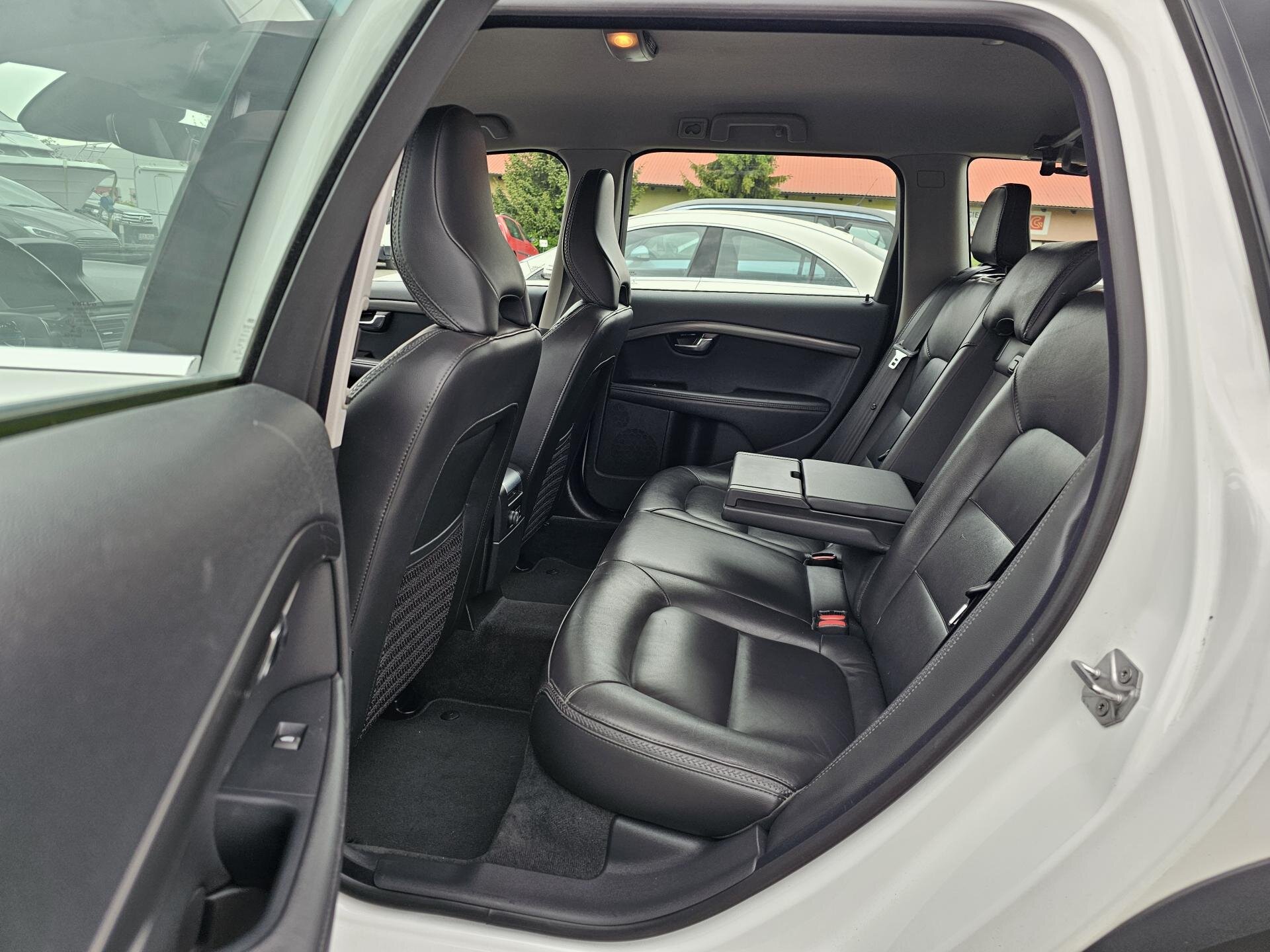 Volvo XC70 Kombi 2,0 l 133 kw