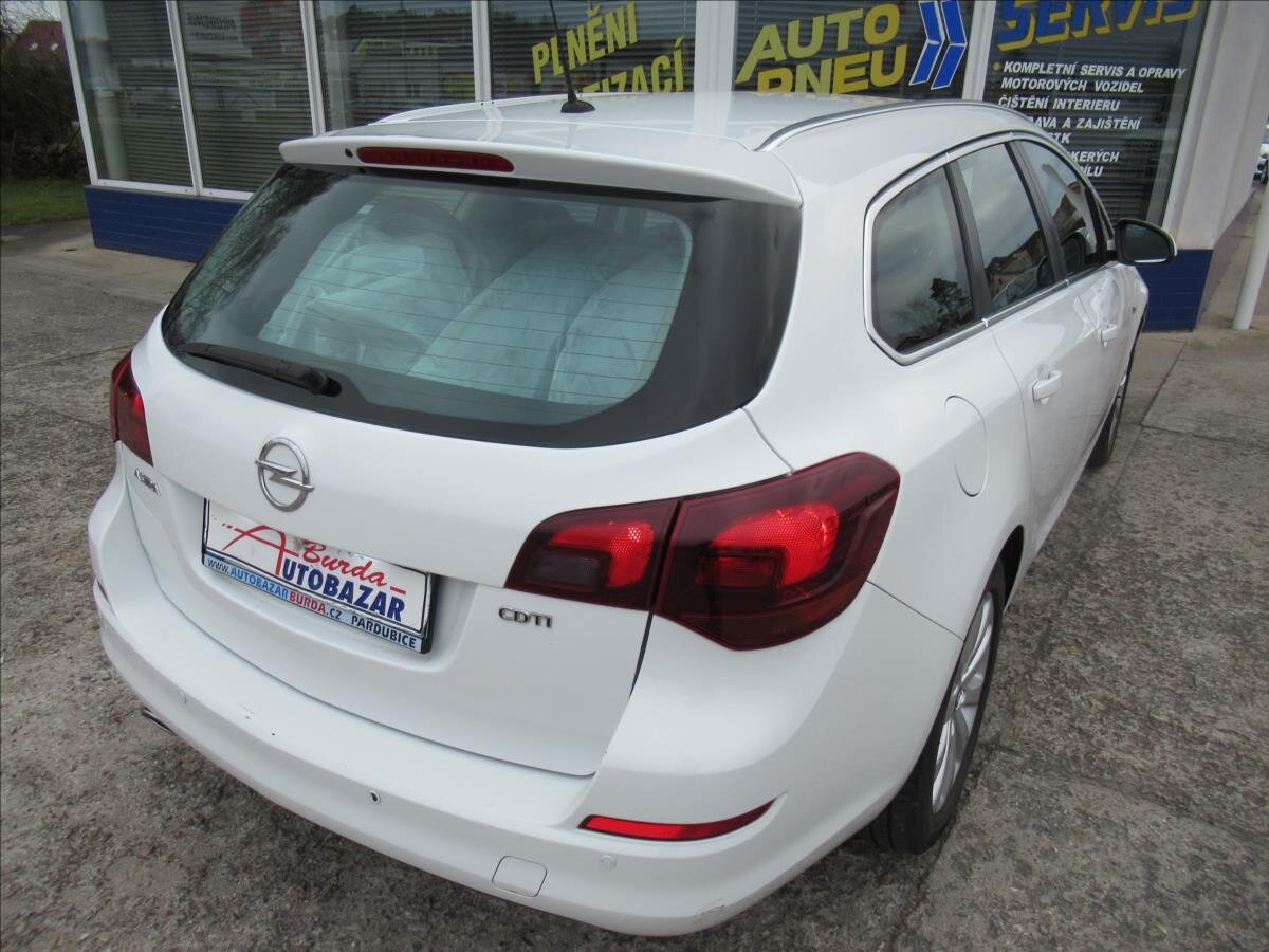 Opel Astra Kombi 2,0 l 121 kw