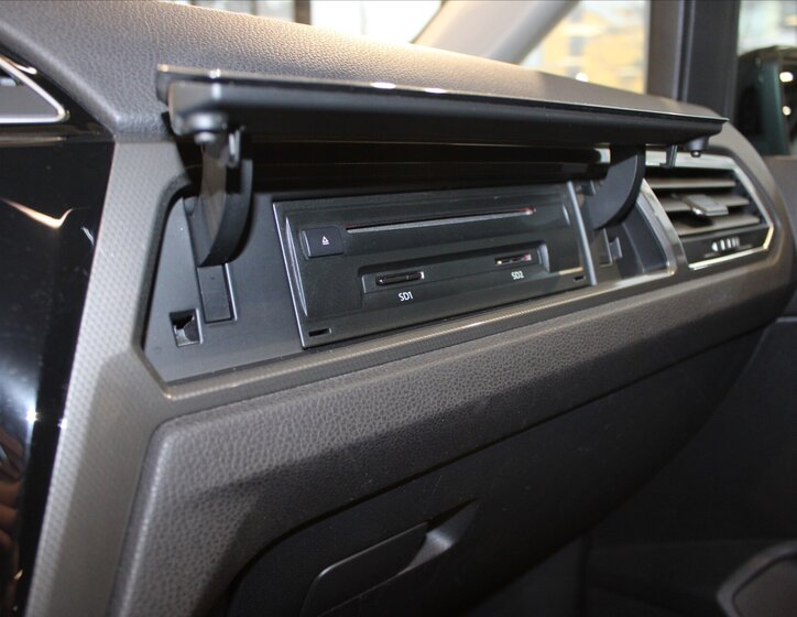 Volkswagen Touran MPV 1,5 l 110 kw