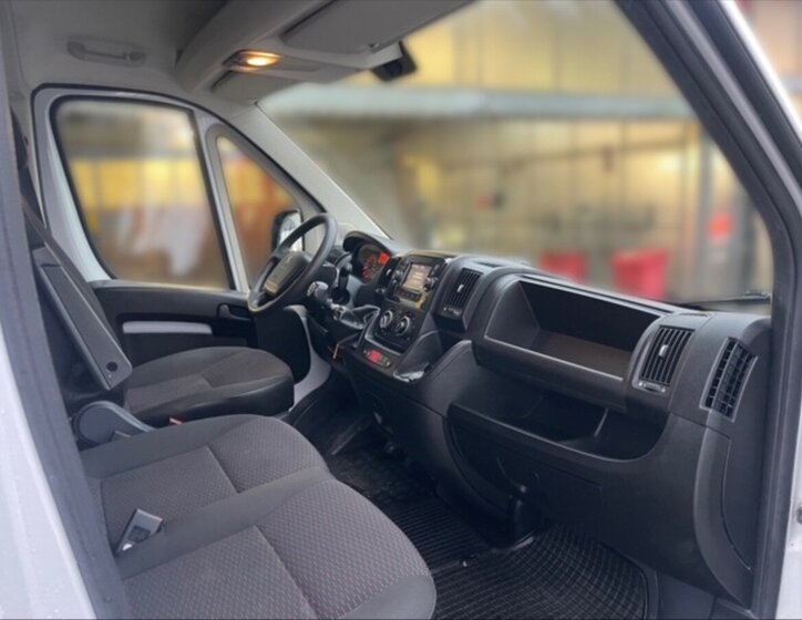 Peugeot Boxer Skříň 2,2 l 121 kw