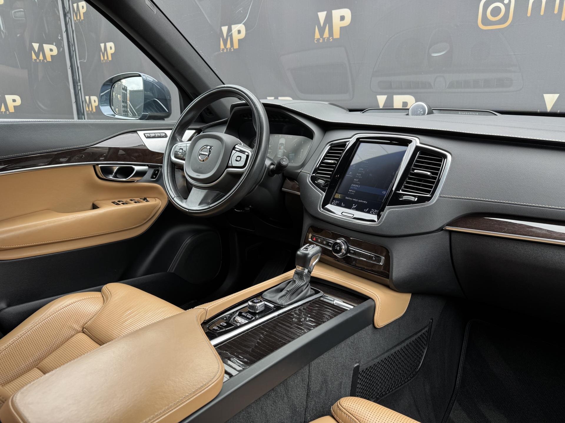 Volvo XC90 SUV / Terénní 2,0 l 173 kw