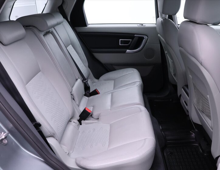 Land Rover Discovery Sport SUV 2,0 l 110 kw