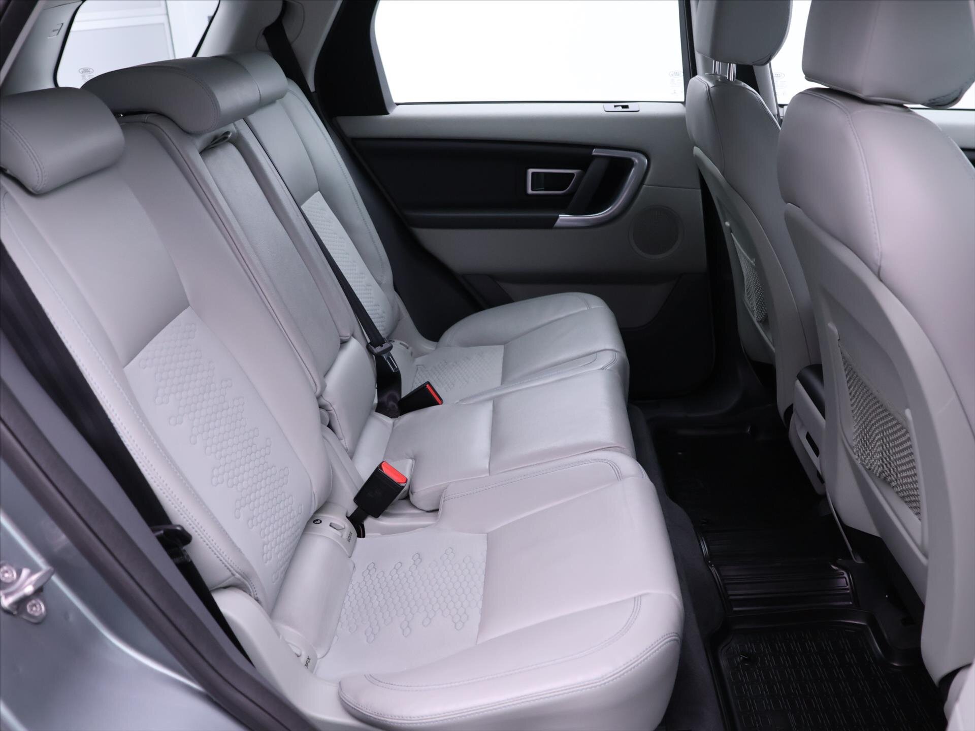 Land Rover Discovery Sport SUV 2,0 l 110 kw