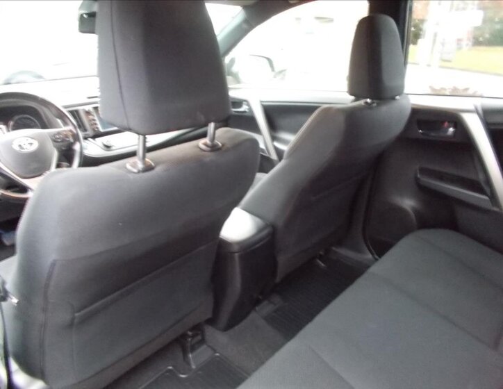 Toyota RAV4 SUV 2,5 l 114 kw