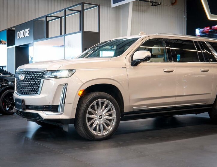 Cadillac Escalade 12