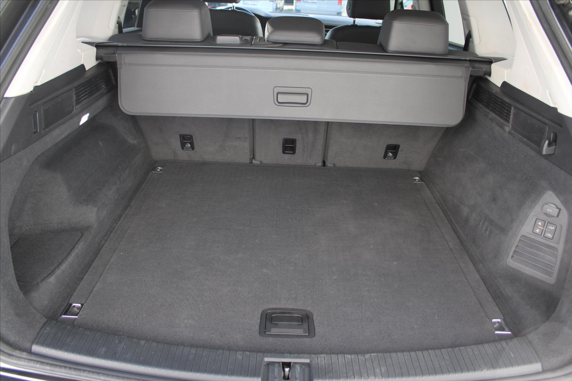 Volkswagen Touareg SUV / Terénní 3,0 l 170 kw