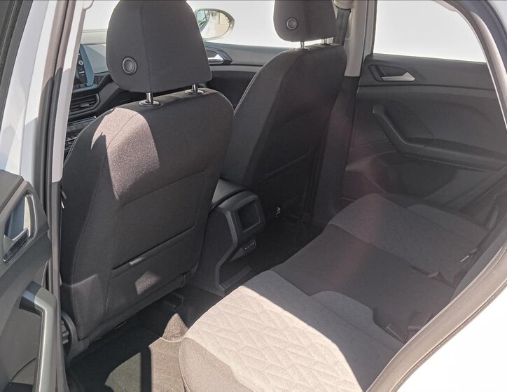 Volkswagen T-Cross 11