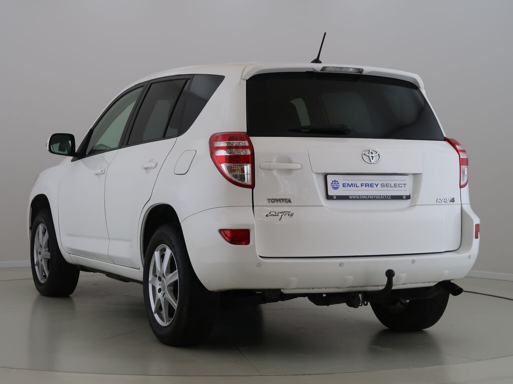 Toyota RAV4 SUV / Terénní 2,0 l 116 kw