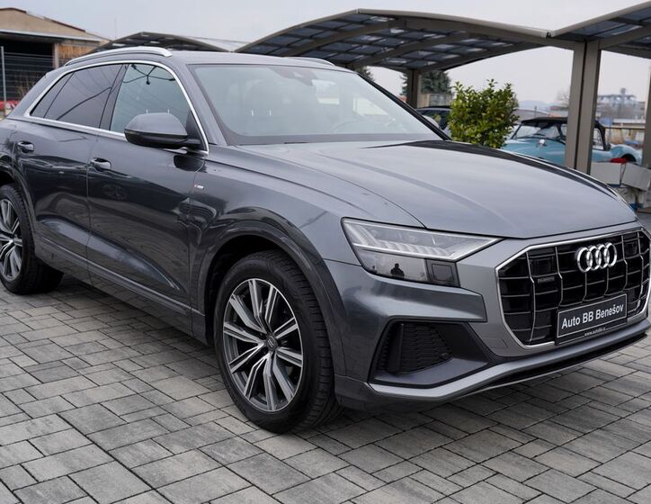 Audi Q8 8