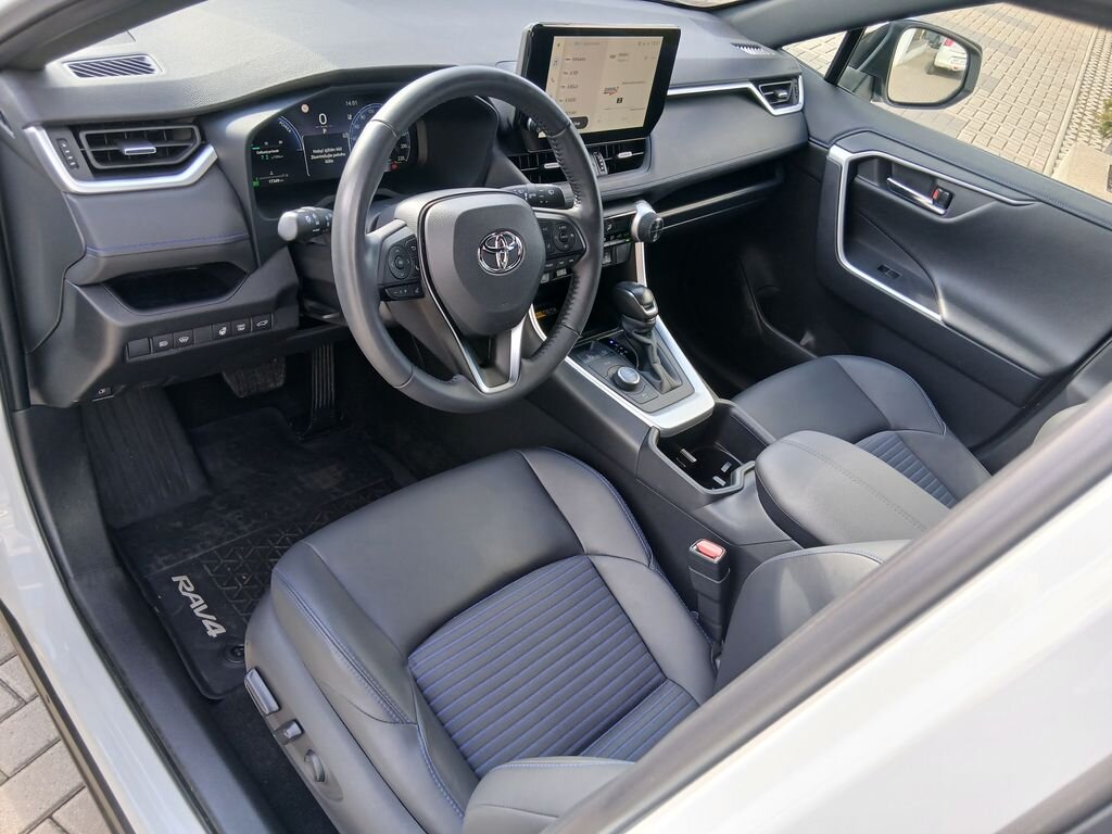Toyota RAV4 SUV / Terénní 2,5 l 131 kw