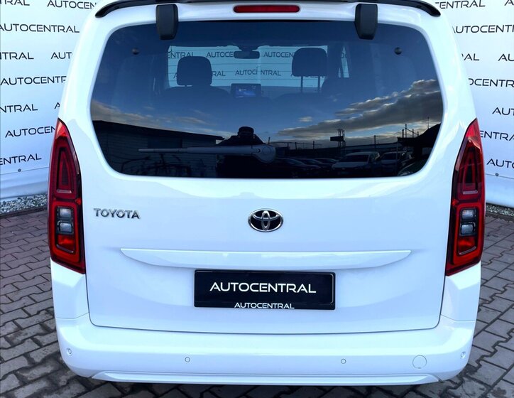 Toyota ProAce City Verso MPV 1,2 l 81 kw