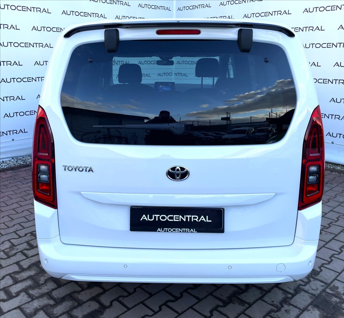 Toyota ProAce City Verso MPV 1,2 l 81 kw