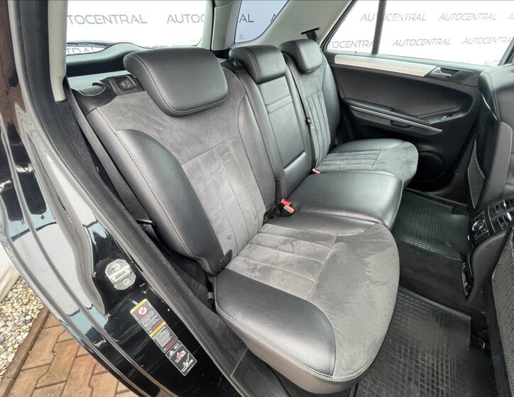 Mercedes-Benz Třídy M SUV / Terénní 3,5 l 200 kw