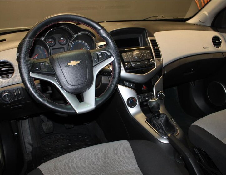 Chevrolet Cruze Sedan / Limuzína 2,0 l 120 kw