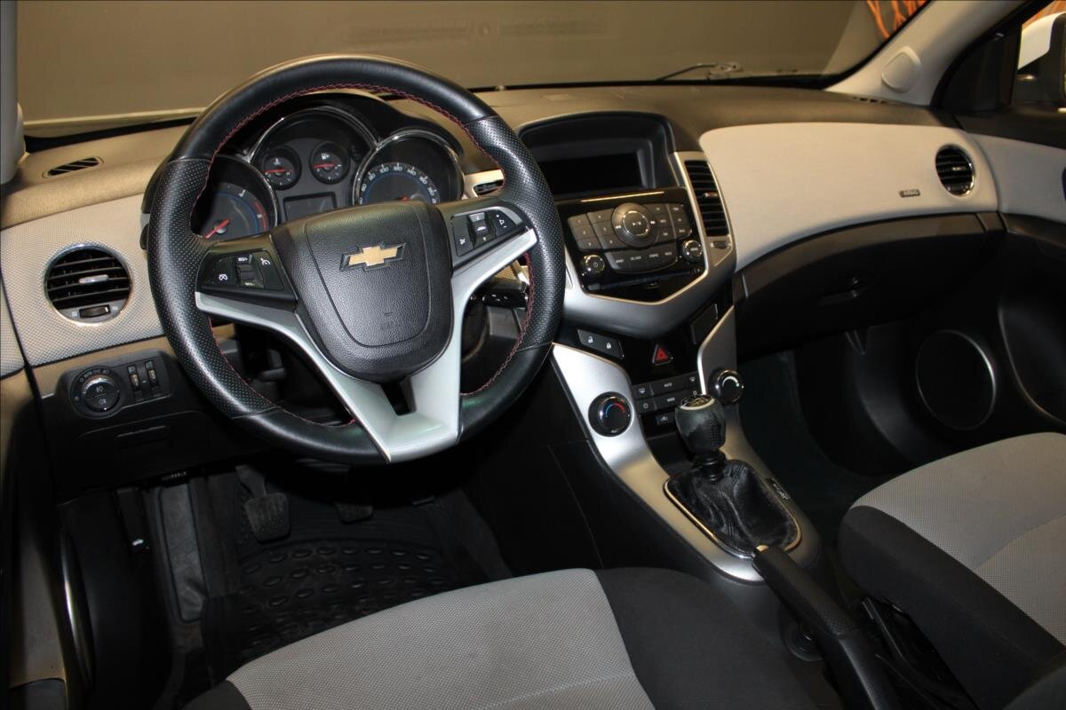 Chevrolet Cruze Sedan / Limuzína 2,0 l 120 kw