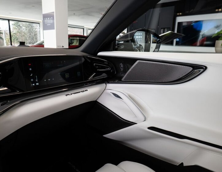 Ferrari Ostatní SUV 6,5 l 529 kw