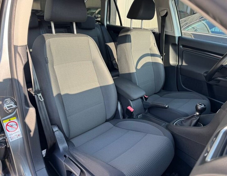 Volkswagen Golf Kombi 1,6 l 77 kw