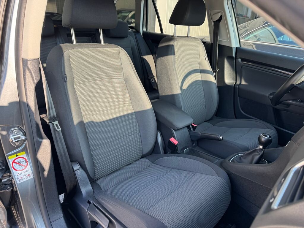 Volkswagen Golf Kombi 1,6 l 77 kw