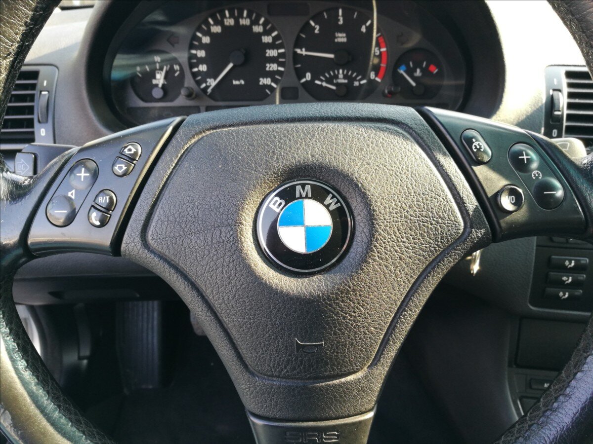 BMW Řada 3 Sedan / Limuzína 2,0 l 100 kw