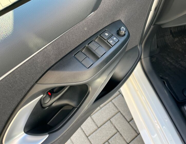 Toyota Yaris Hatchback 1,5 l 68 kw