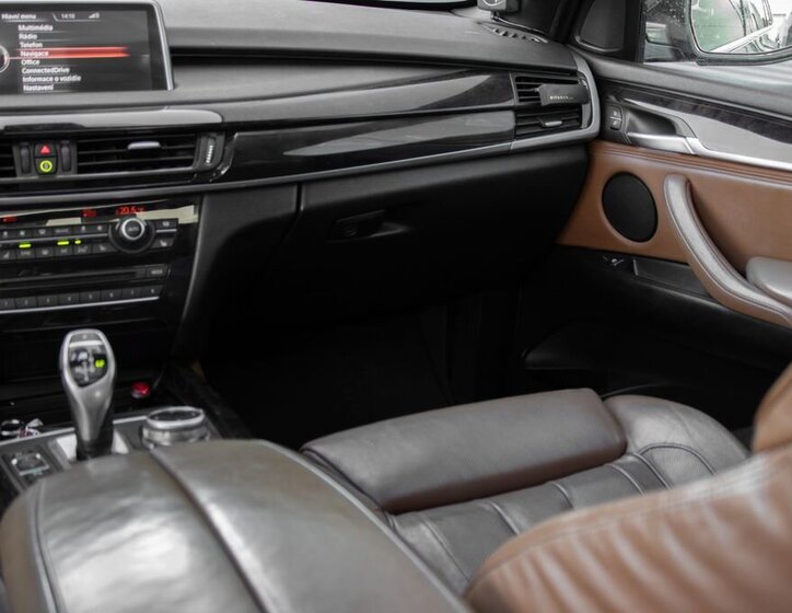 BMW X5 SUV 3,0 l 280 kw