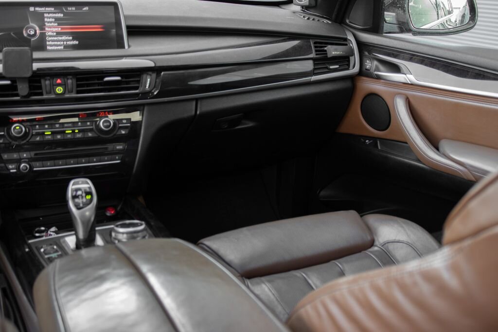 BMW X5 SUV 3,0 l 280 kw