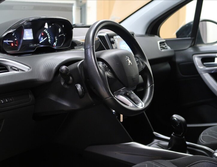 Peugeot 2008 SUV / Terénní 1,2 l 81 kw