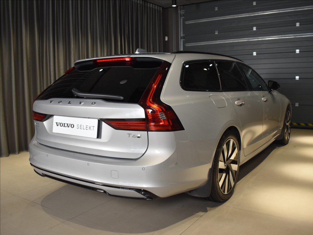 Volvo V90 Kombi 2,0 l 186 kw