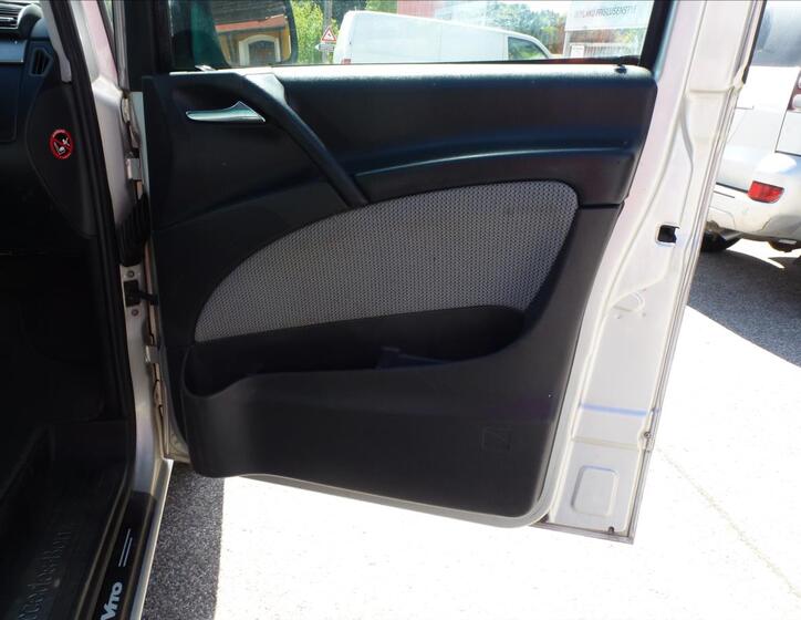 Mercedes-Benz Viano 27