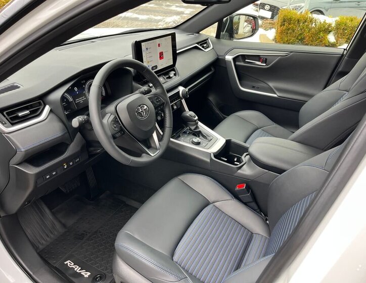 Toyota RAV4 SUV 2,5 l 131 kw
