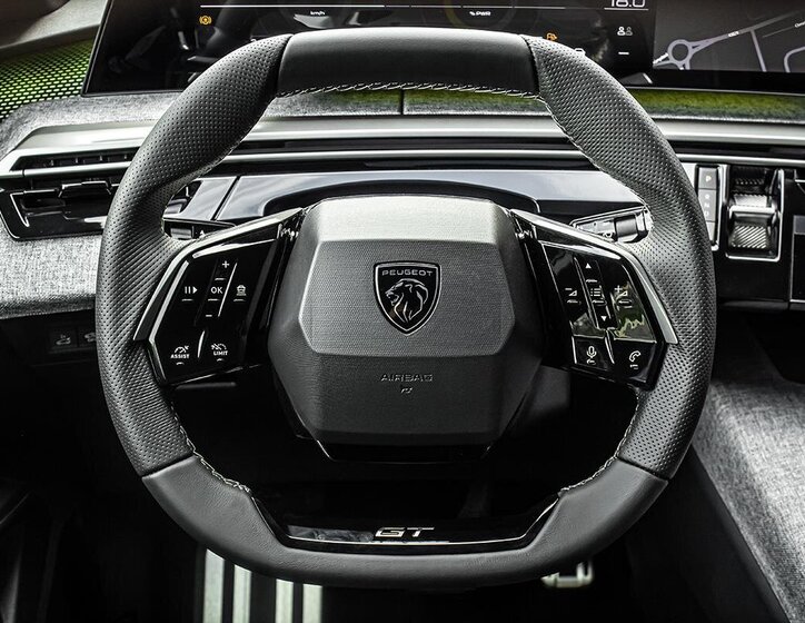 Peugeot 5008 SUV / Terénní 1,2 l 107 kw