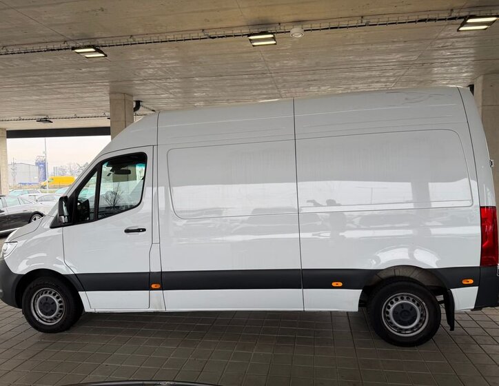Mercedes-Benz Sprinter 8