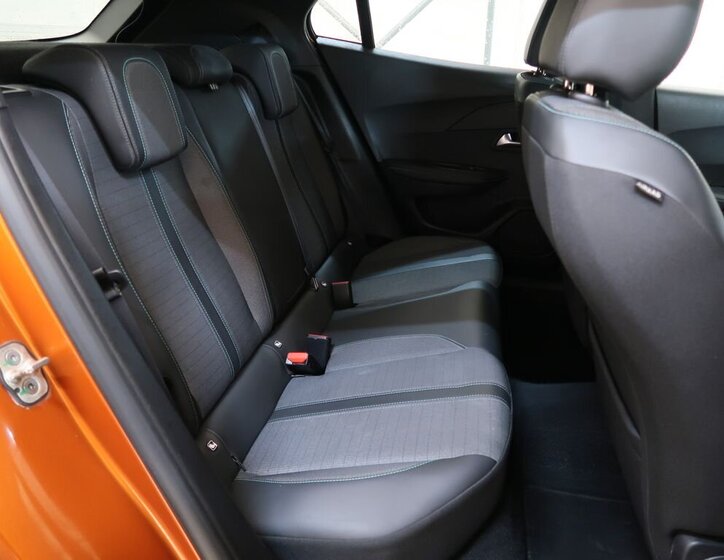 Peugeot 2008 SUV 1,2 l 74 kw