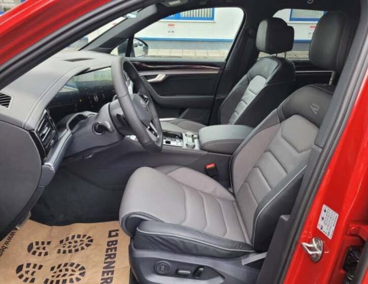 Volkswagen Touareg SUV 3,0 l 210 kw