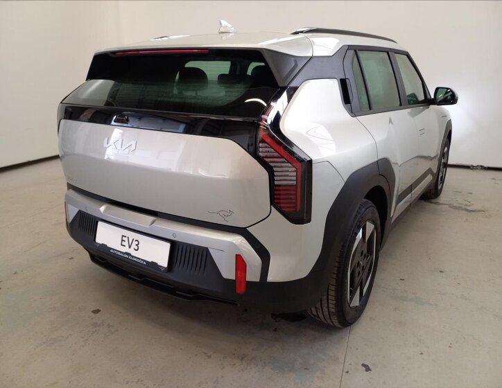 KIA EV3 SUV / Terénní 0,0 150 kw