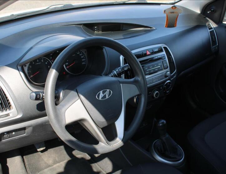 Hyundai i20 10