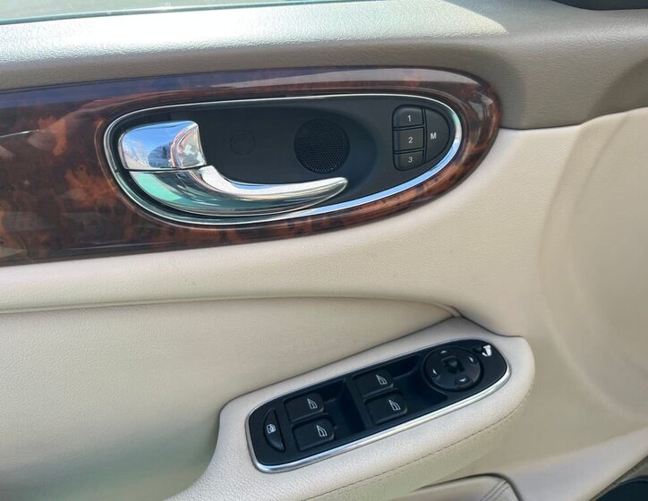 Jaguar XJ Sedan 3,0 l 175 kw