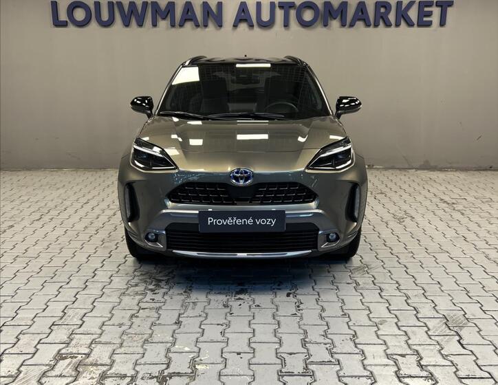 Toyota Yaris Cross 4