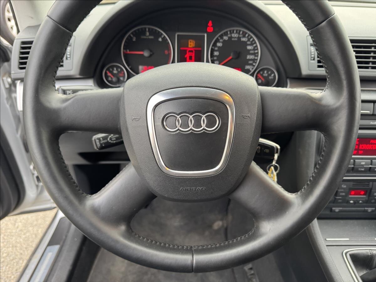 Audi A4 Kombi 2,0 l 103 kw