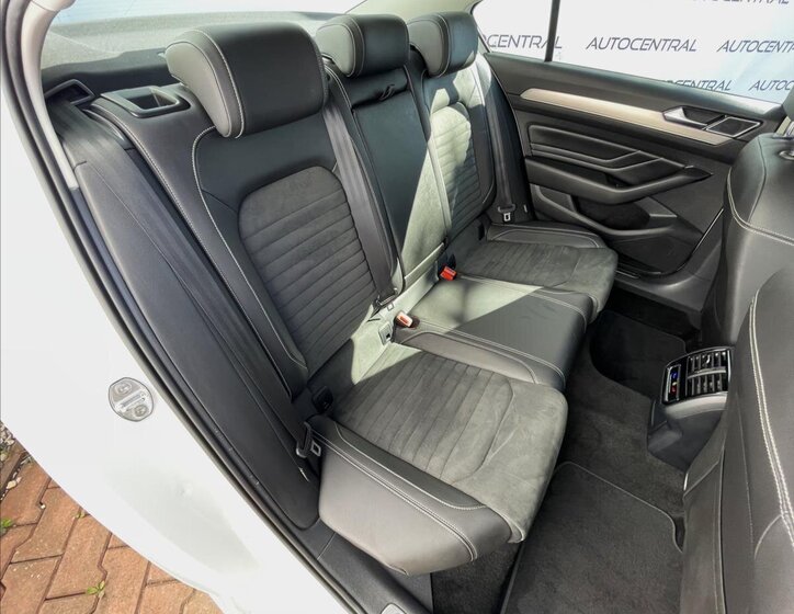 Volkswagen Passat Sedan 2,0 l 147 kw