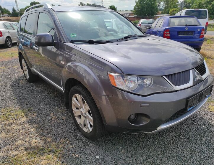 Mitsubishi Outlander 7